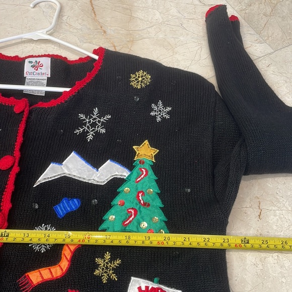 Vintage Nutcracker knit cardigan - Picture 8 of 11